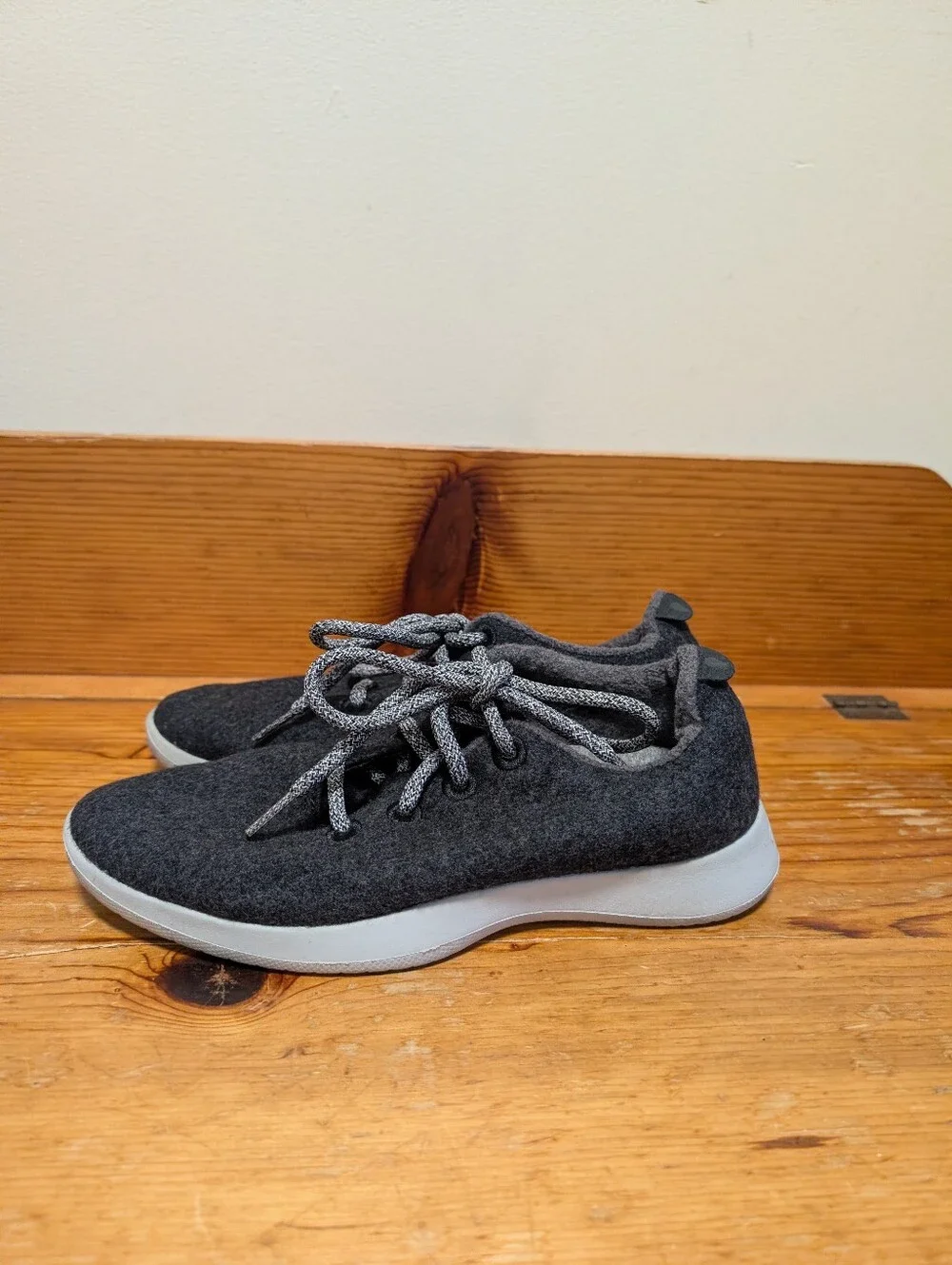 Allbirds Women’s Wool Runners Size 8 Charcoal Gray Merino Wool Sneakers